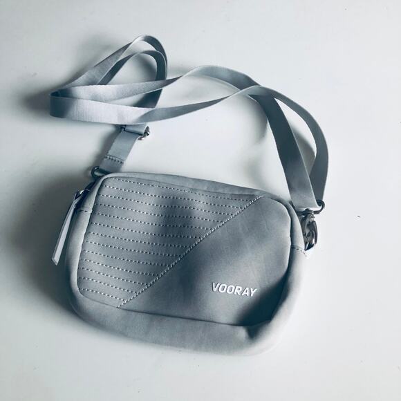 Vooray 'Sidekick' Crossbody Bag Light Gray Small Zip Enclosed Pouch - Picture 2 of 10